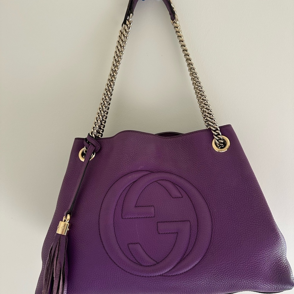 Gucci Soho Purple Pebbled Leather Shoulder Bag with Tassel and Chain Straps